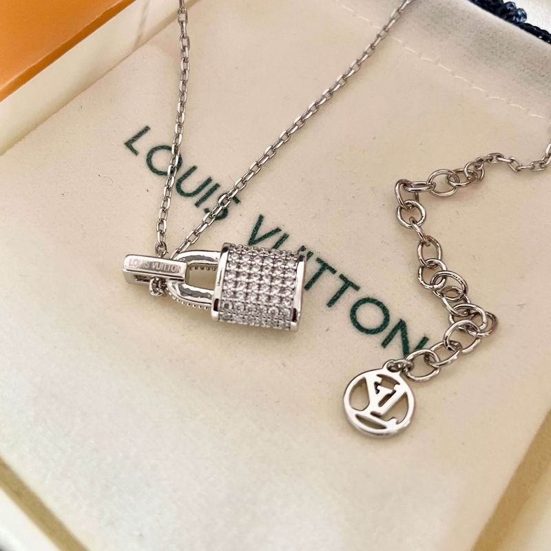 LV Necklace 04yxs42 (4)