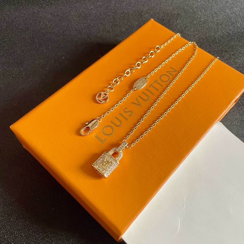 LV Necklace 04yxs42 (7)