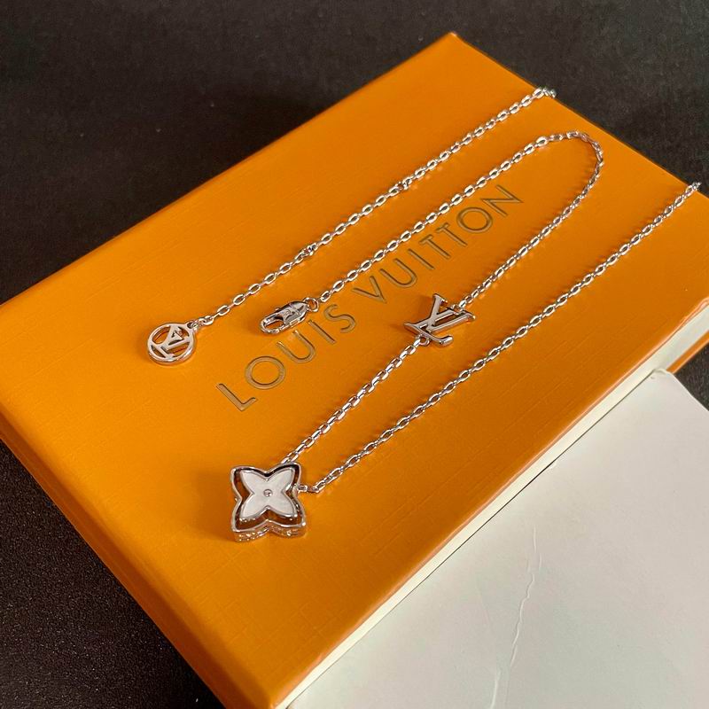 LV Necklace 04yxs43 (2)