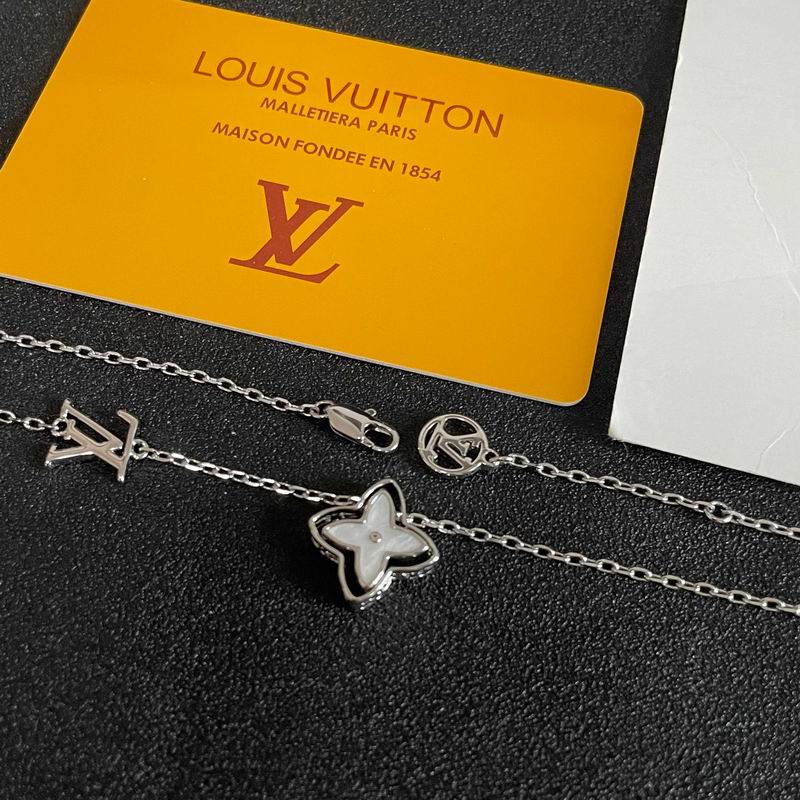 LV Necklace 04yxs43 (3)