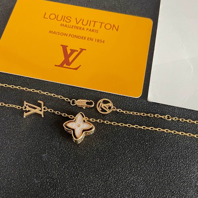 LV Necklace 04yxs43 (9)
