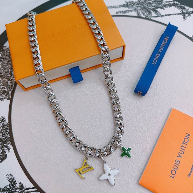 LV Necklace 04yxs65 (3)