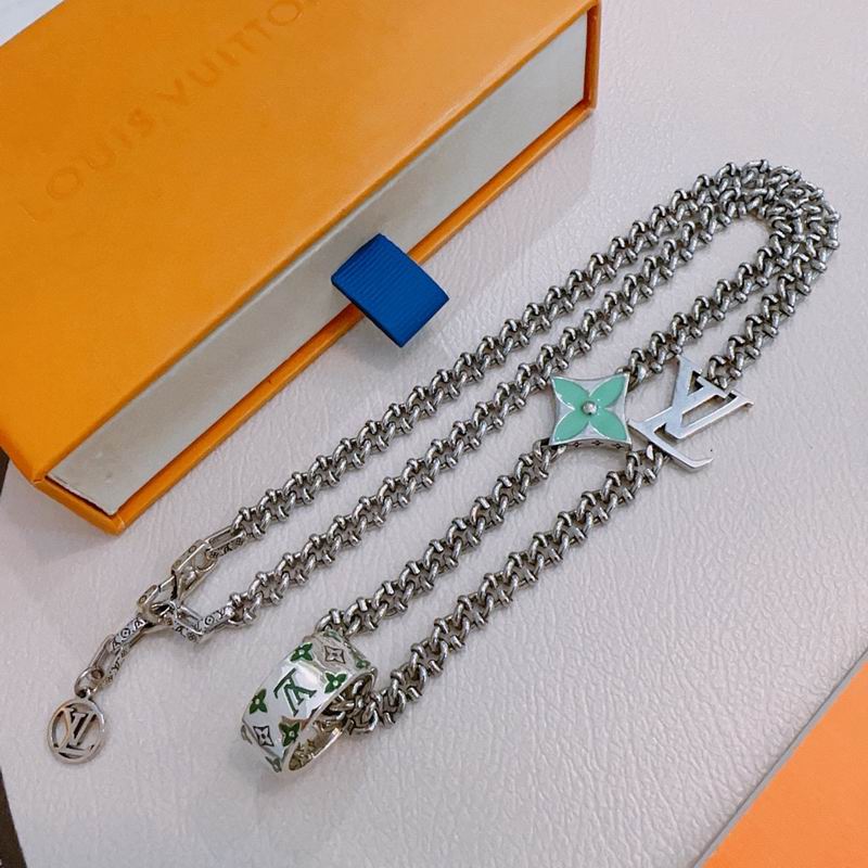 LV Necklace 04yxs68 (2)