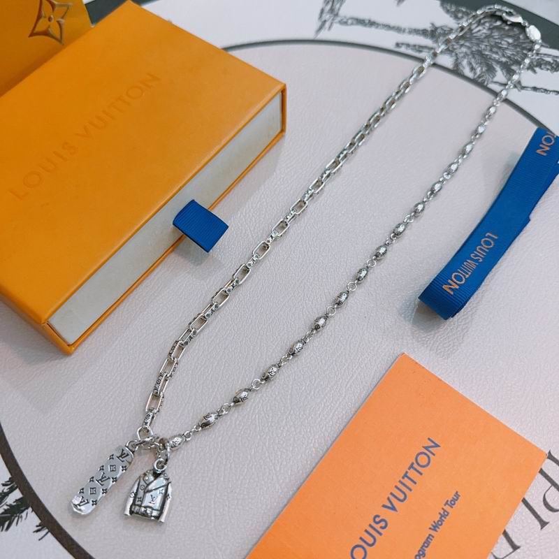 LV Necklace 04yxs69 (2)