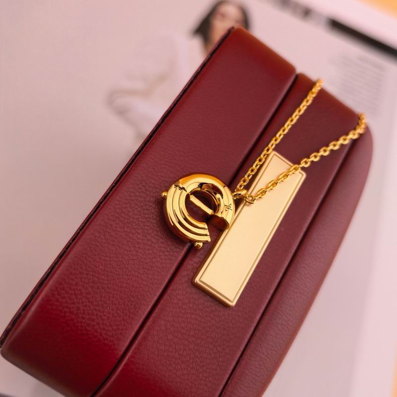 LV Necklace 04yxs85 (1)