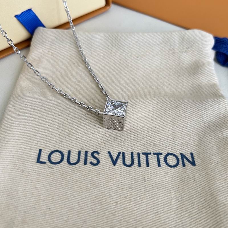 LV Necklace 05yxs28 (10)