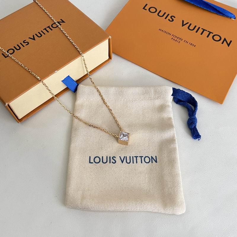 LV Necklace 05yxs28 (3)