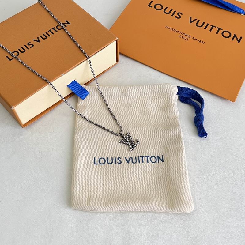 LV Necklace 05yxs29 (4)