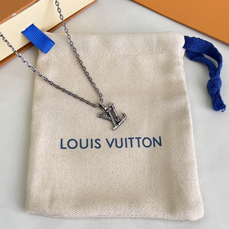 LV Necklace 05yxs29 (5)