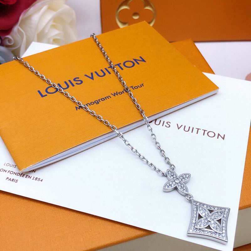 LV Necklace 05yxs40 (2)