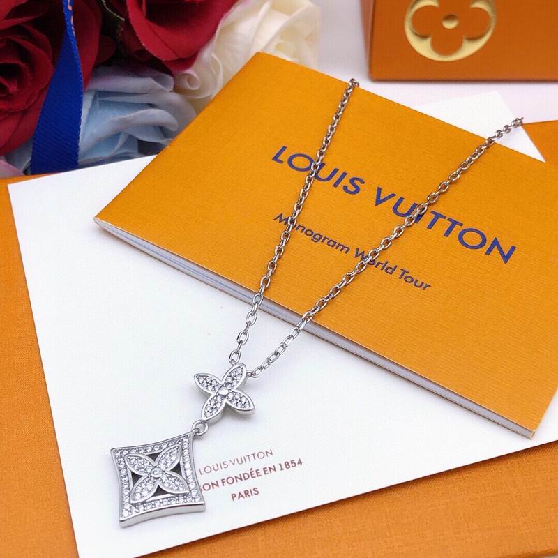 LV Necklace 05yxs40 (3)