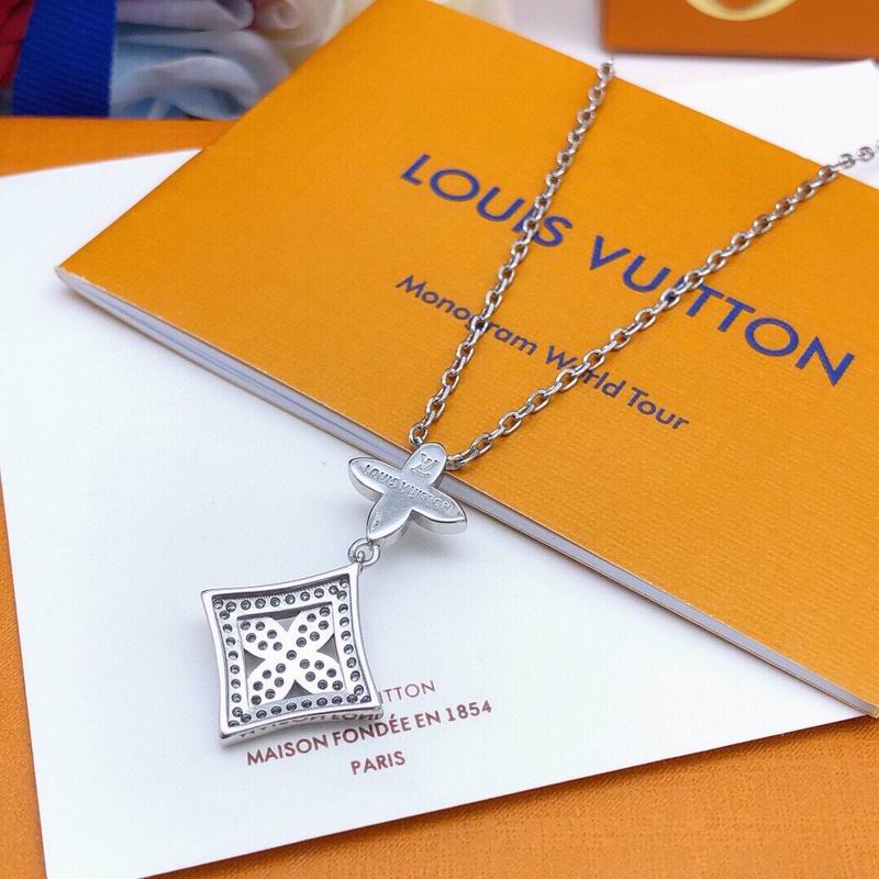 LV Necklace 05yxs40 (4)