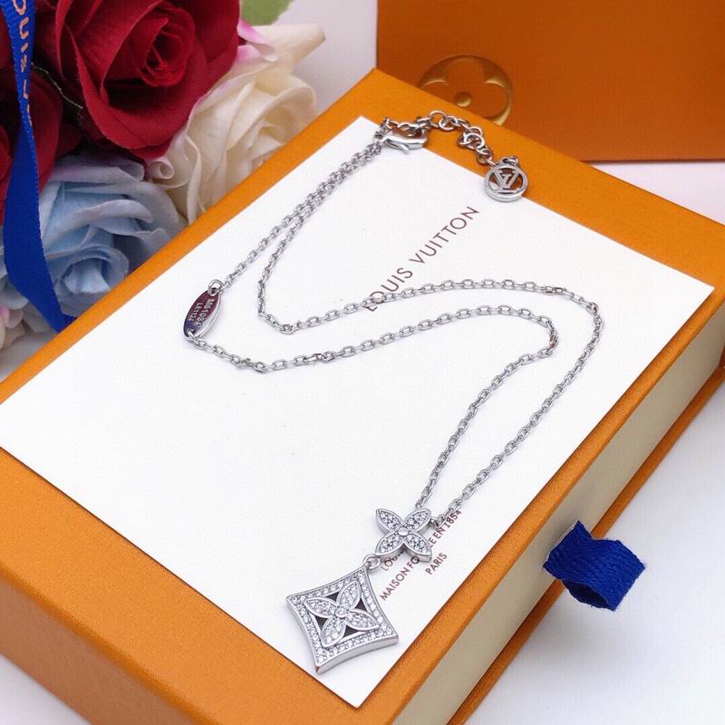 LV Necklace 05yxs40 (5)