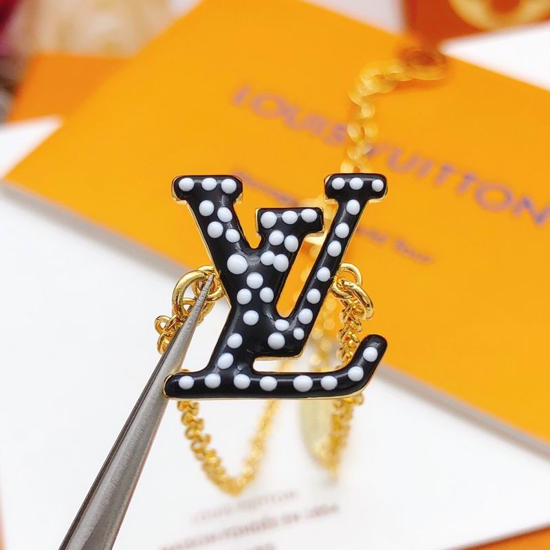LV Necklace 05yxs41 (4)