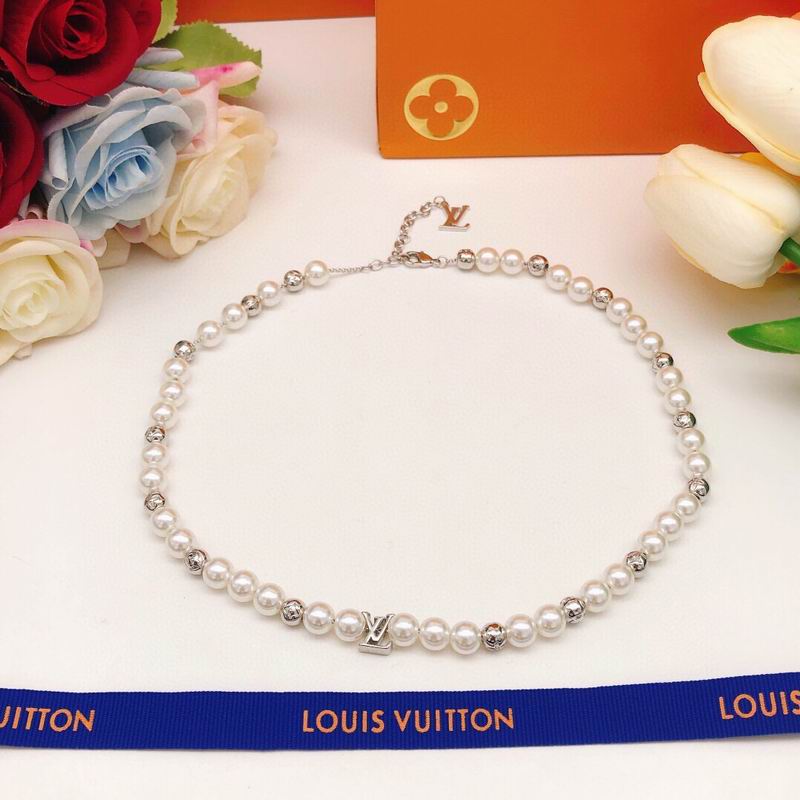 LV Necklace 05yxs60 (6)