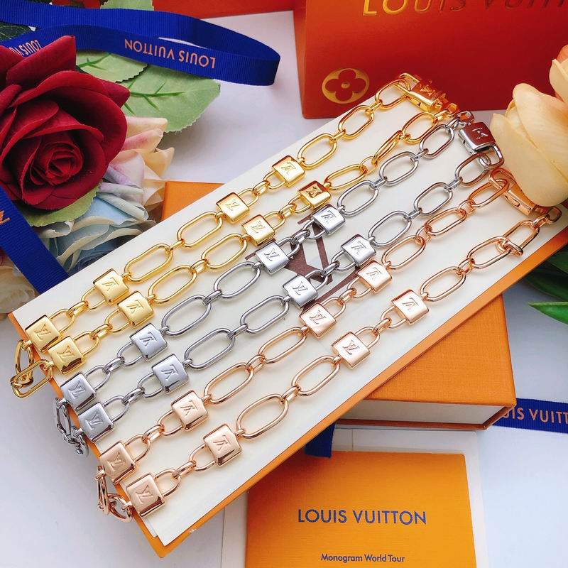 LV Necklace 05yxs62 (12)