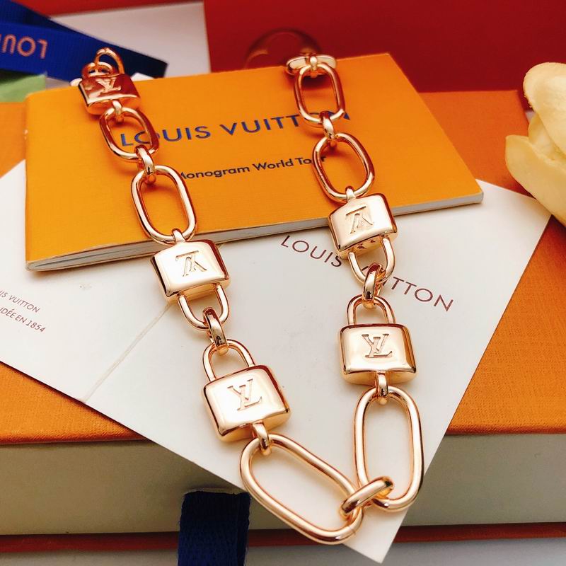 LV Necklace 05yxs62 (13)
