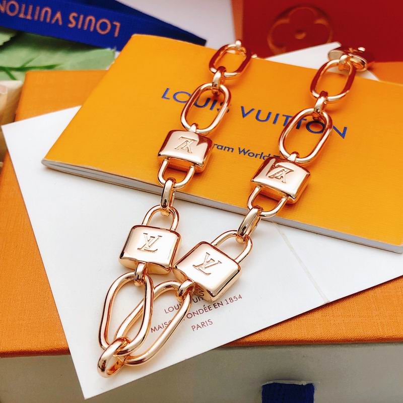 LV Necklace 05yxs62 (15)