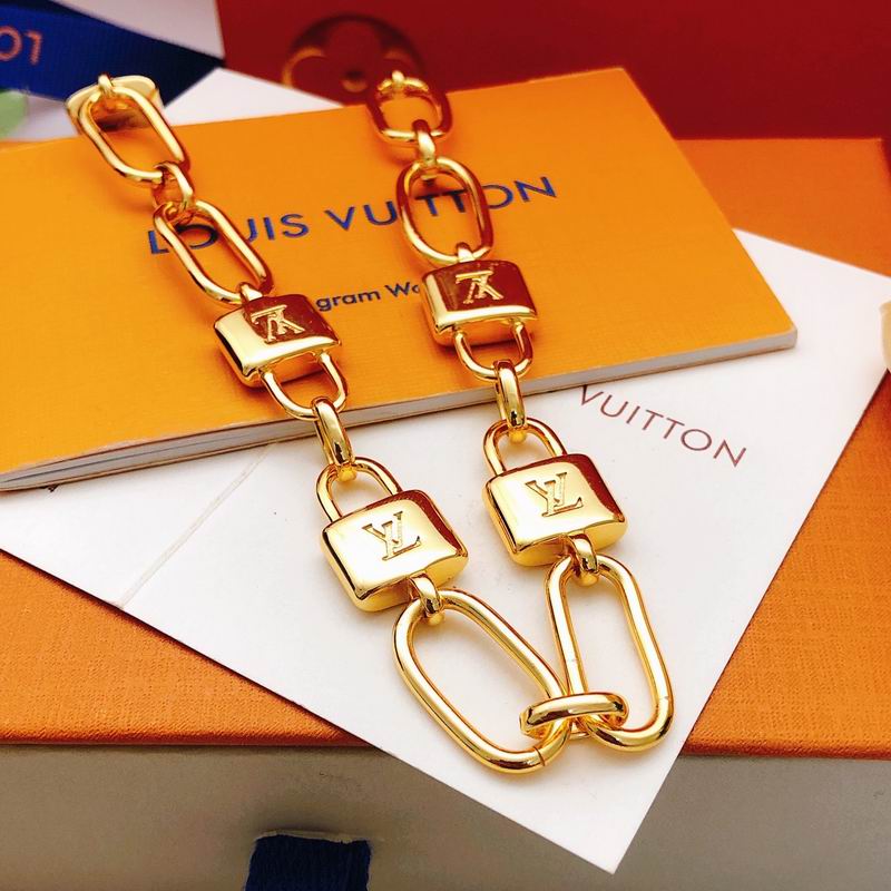 LV Necklace 05yxs62 (7)