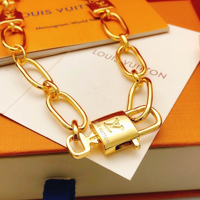 LV Necklace 05yxs62 (8)