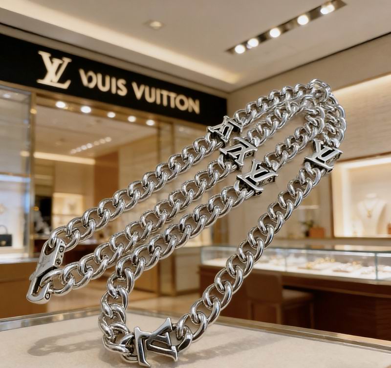 LV Necklace 05yxs68 (3)