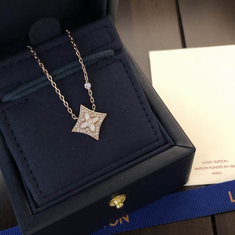 LV Necklace 05yxs71 (2)