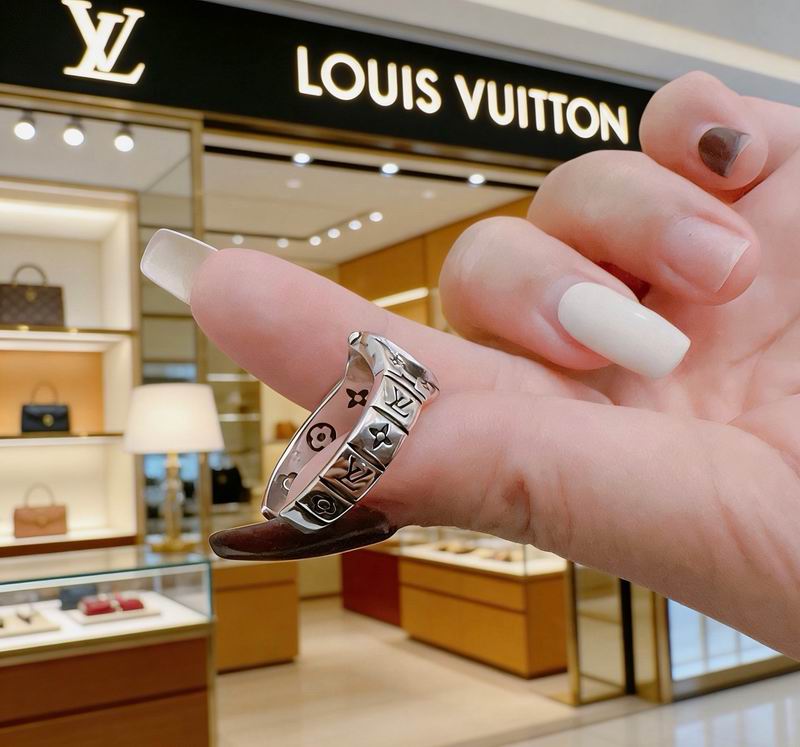 LV Ring 05yxs18 (3)