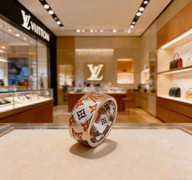 LV Ring 05yxs22 (1)