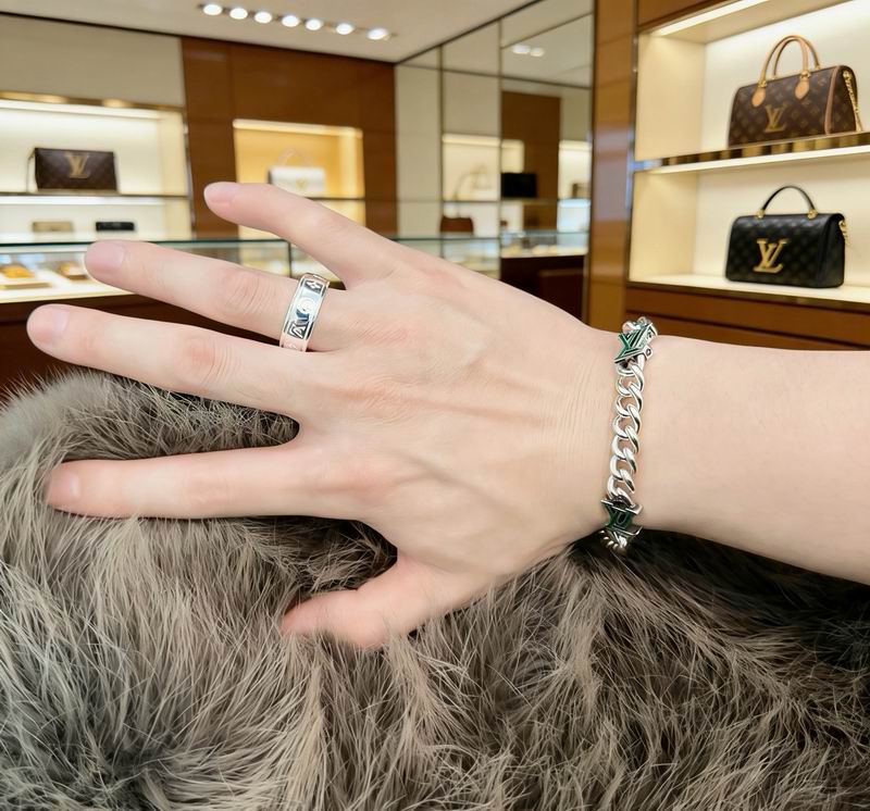 LV Ring 05yxs32 (7)