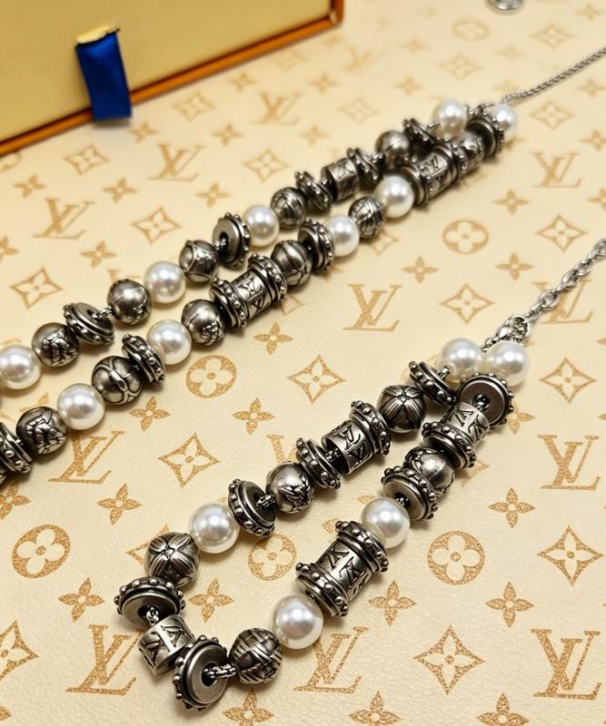 LV Suits 04yxs45 (1)