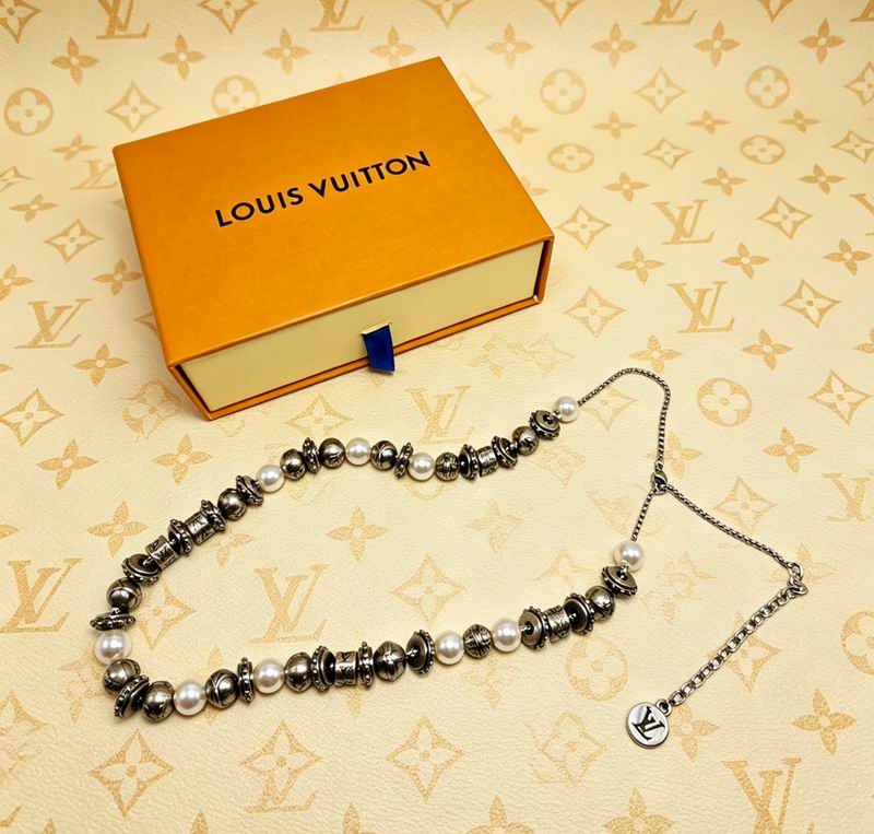 LV Suits 04yxs45 (3)