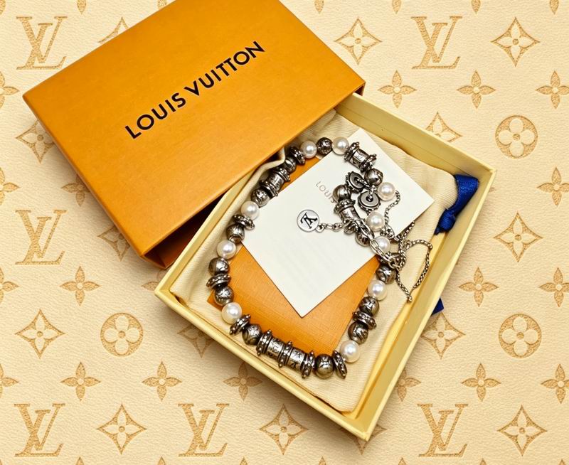 LV Suits 04yxs45 (6)