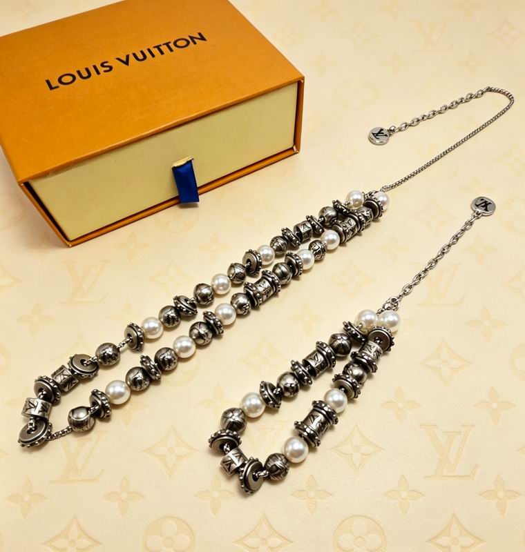 LV Suits 04yxs45 (8)