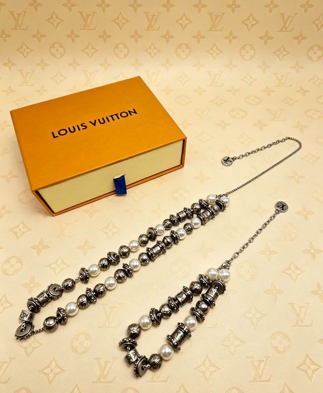 LV Suits 04yxs45 (9)