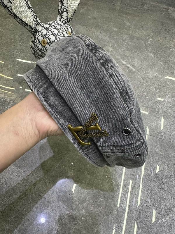LV beret dx (15)