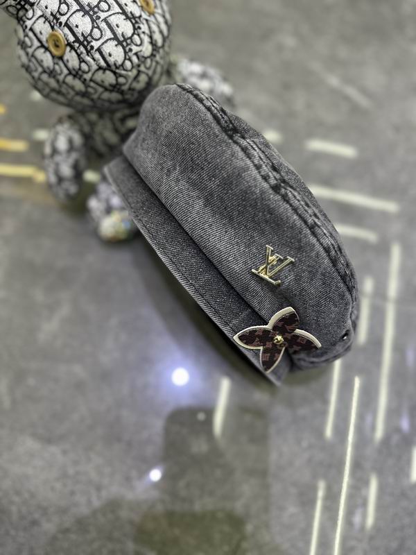 LV beret dx (3)