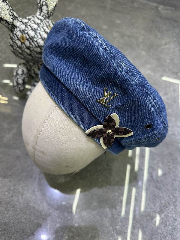 LV beret dx (9)