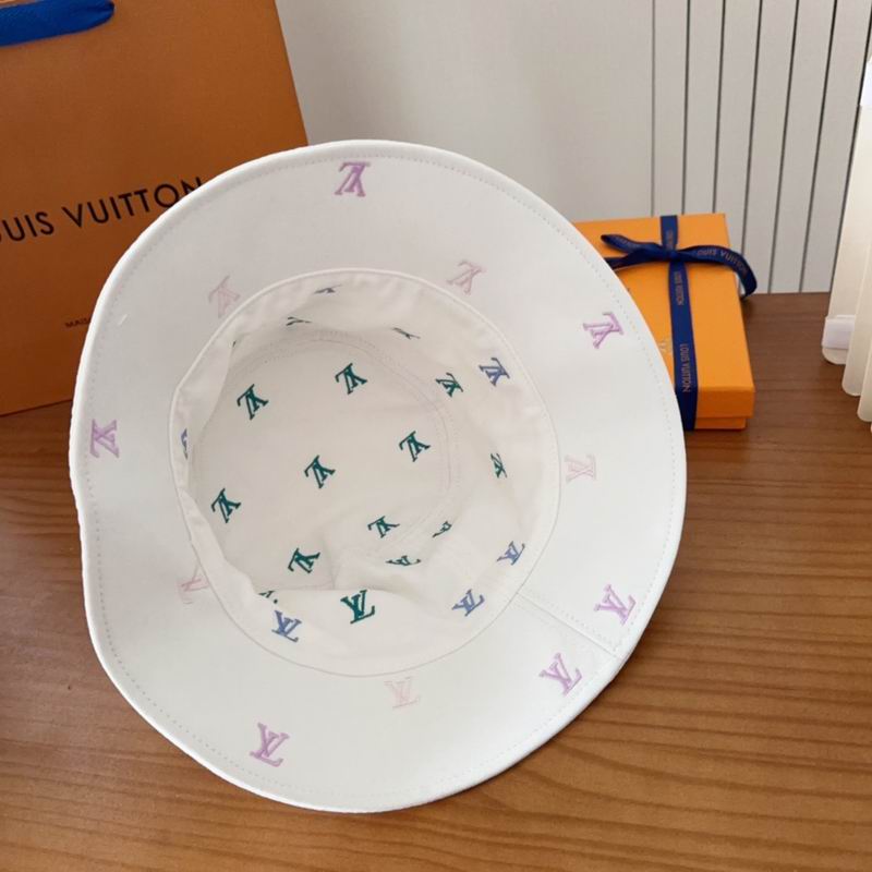 LV hat dx (214)