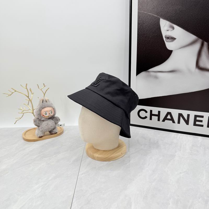 LV hat dx (26)