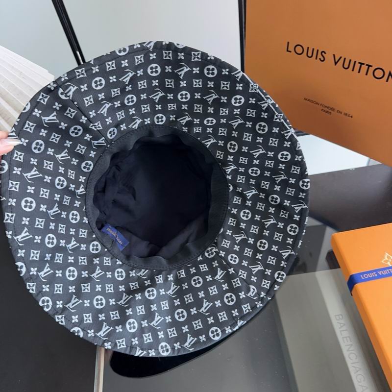 LV hat dx (436)