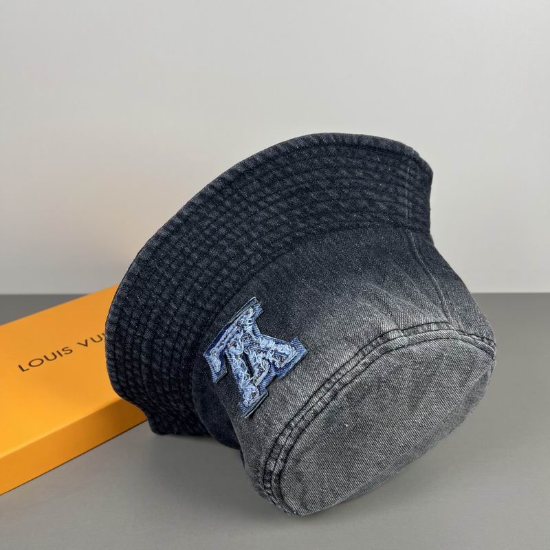 LV hat dx (637)