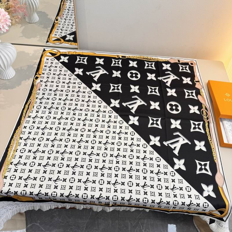 LV silk scarf 90X90cm E06 (18)