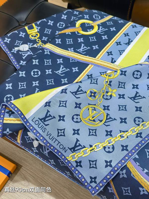 LV silk scarf 90X90cm E31 (13)