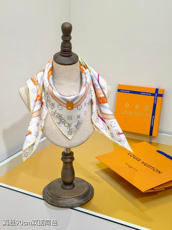 LV silk scarf hm (111)