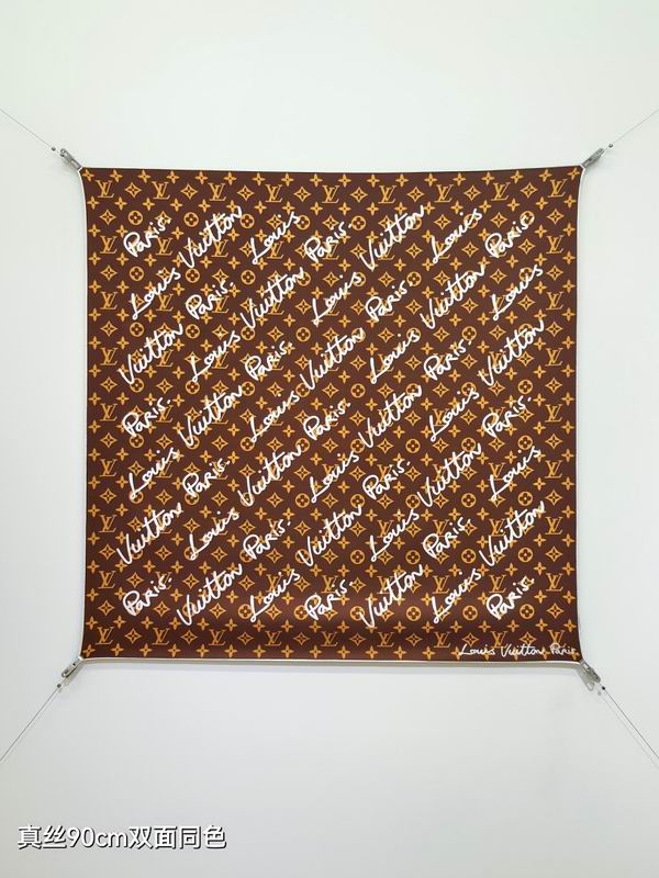 LV silk scarf hm (116)