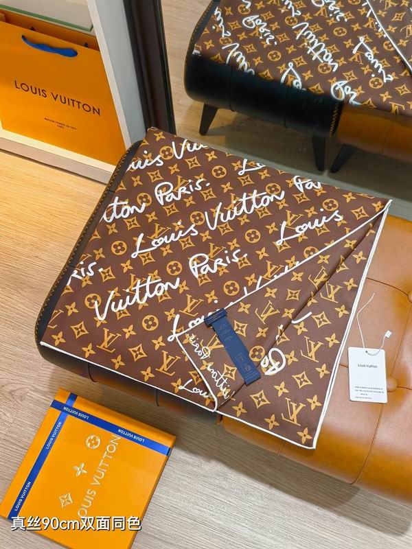 LV silk scarf hm (117)