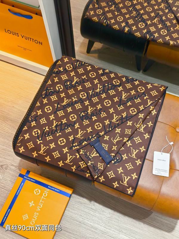 LV silk scarf hm (119)