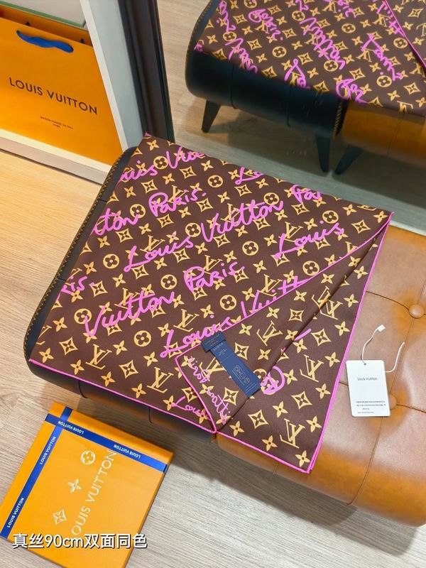 LV silk scarf hm (121)
