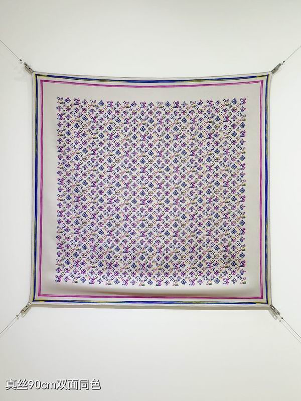 LV silk scarf hm (133)