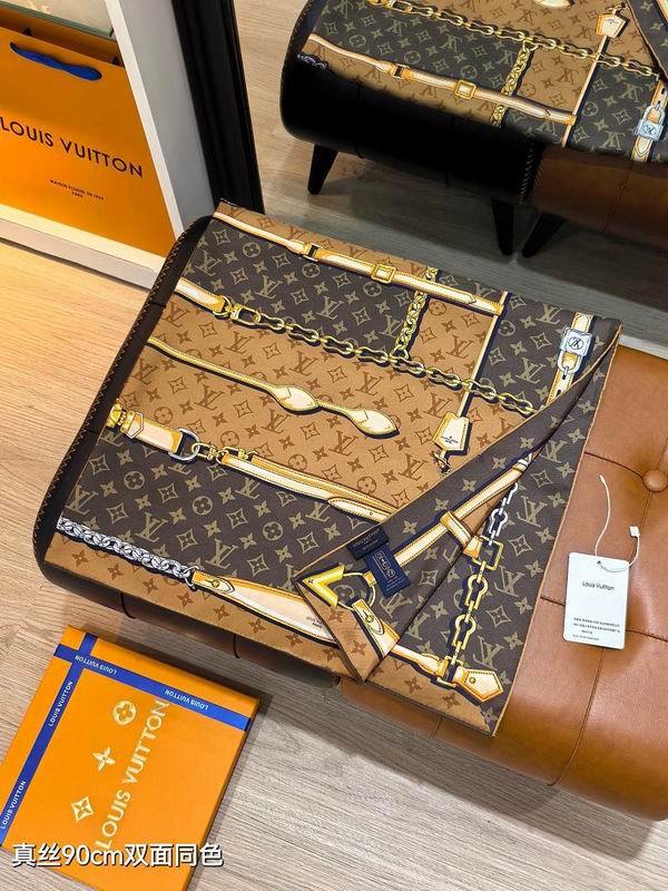 LV silk scarf hm (146)